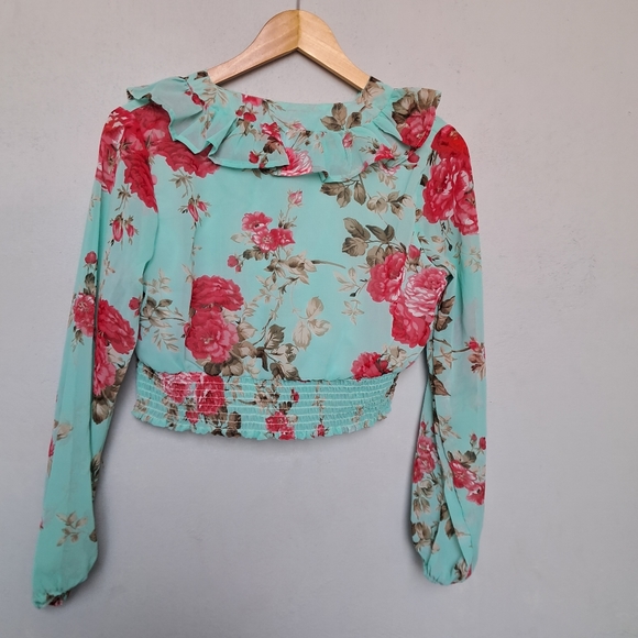 Lightweight Georgette Stylish Floral Crop Top / Blouse - Picture 4 of 9